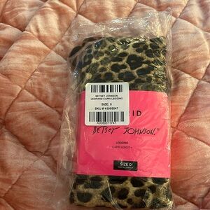 Betsey Johnson /Torrid capri leggings Size 0